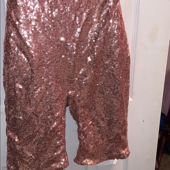 Pink sequence romper - Picture 3 of 3